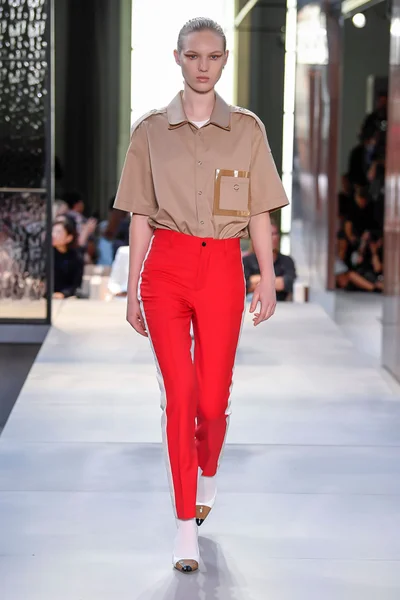 Look 94
